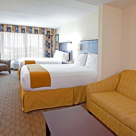 Holiday Inn Express & Suites Columbus At Northlake By Ihg Eksteriør bilde