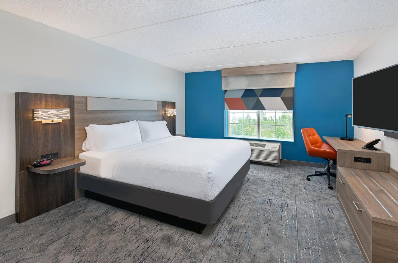 Holiday Inn Express & Suites Columbus At Northlake By Ihg Eksteriør bilde