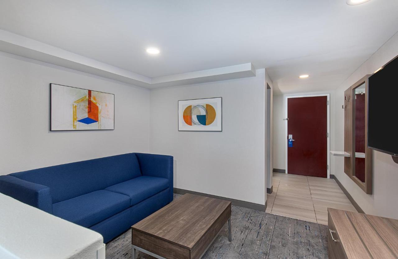 Holiday Inn Express & Suites Columbus At Northlake By Ihg Eksteriør bilde