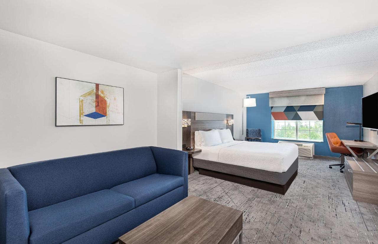 Holiday Inn Express & Suites Columbus At Northlake By Ihg Eksteriør bilde