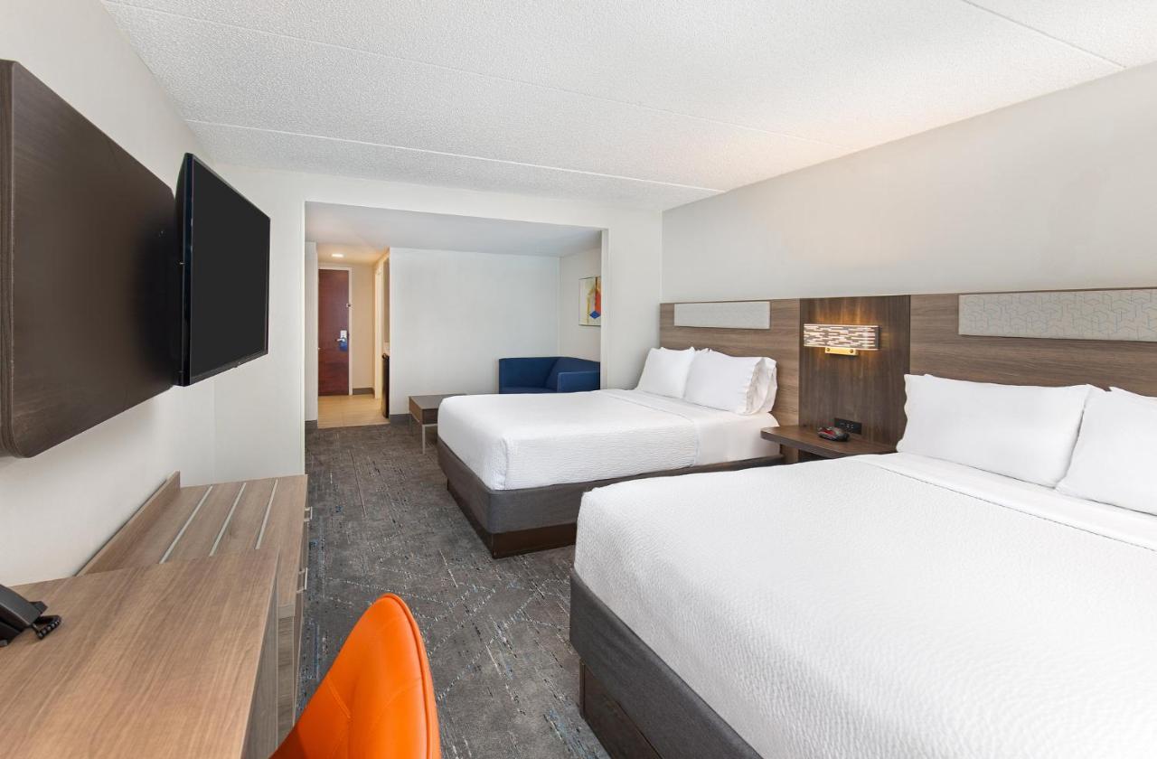 Holiday Inn Express & Suites Columbus At Northlake By Ihg Eksteriør bilde