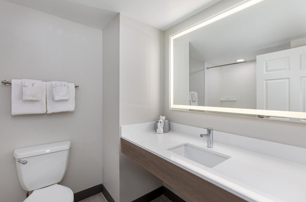 Holiday Inn Express & Suites Columbus At Northlake By Ihg Eksteriør bilde