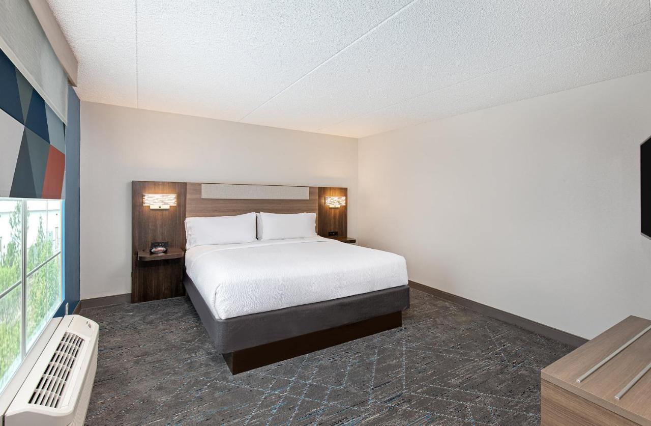 Holiday Inn Express & Suites Columbus At Northlake By Ihg Eksteriør bilde