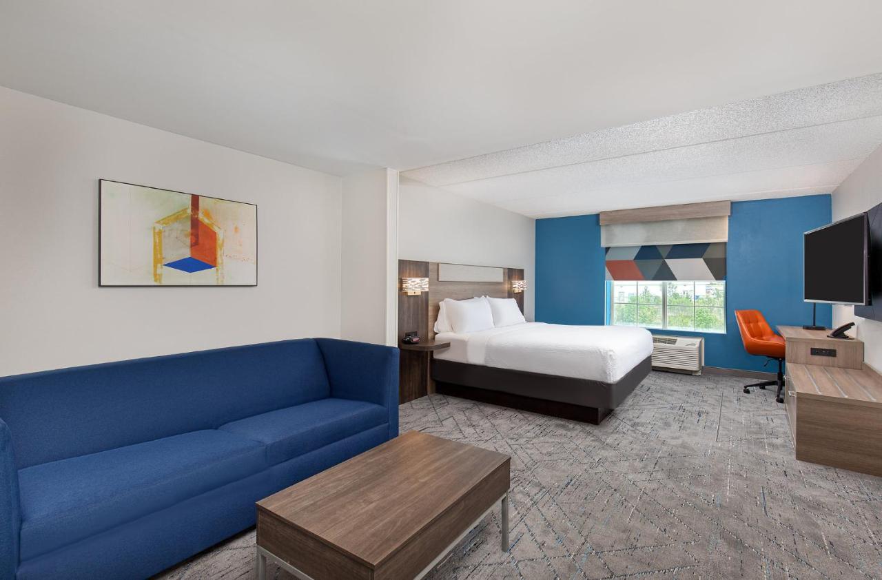 Holiday Inn Express & Suites Columbus At Northlake By Ihg Eksteriør bilde