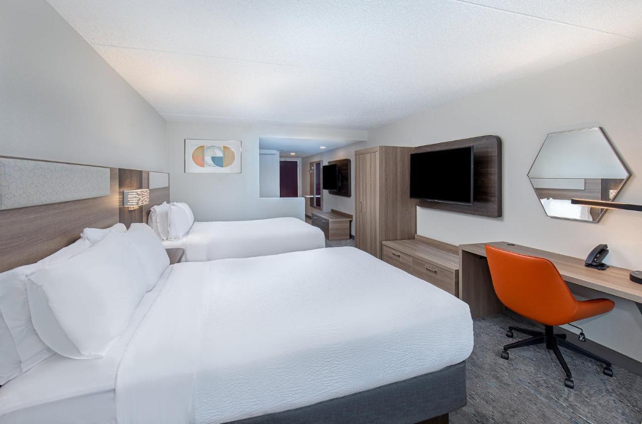 Holiday Inn Express & Suites Columbus At Northlake By Ihg Eksteriør bilde