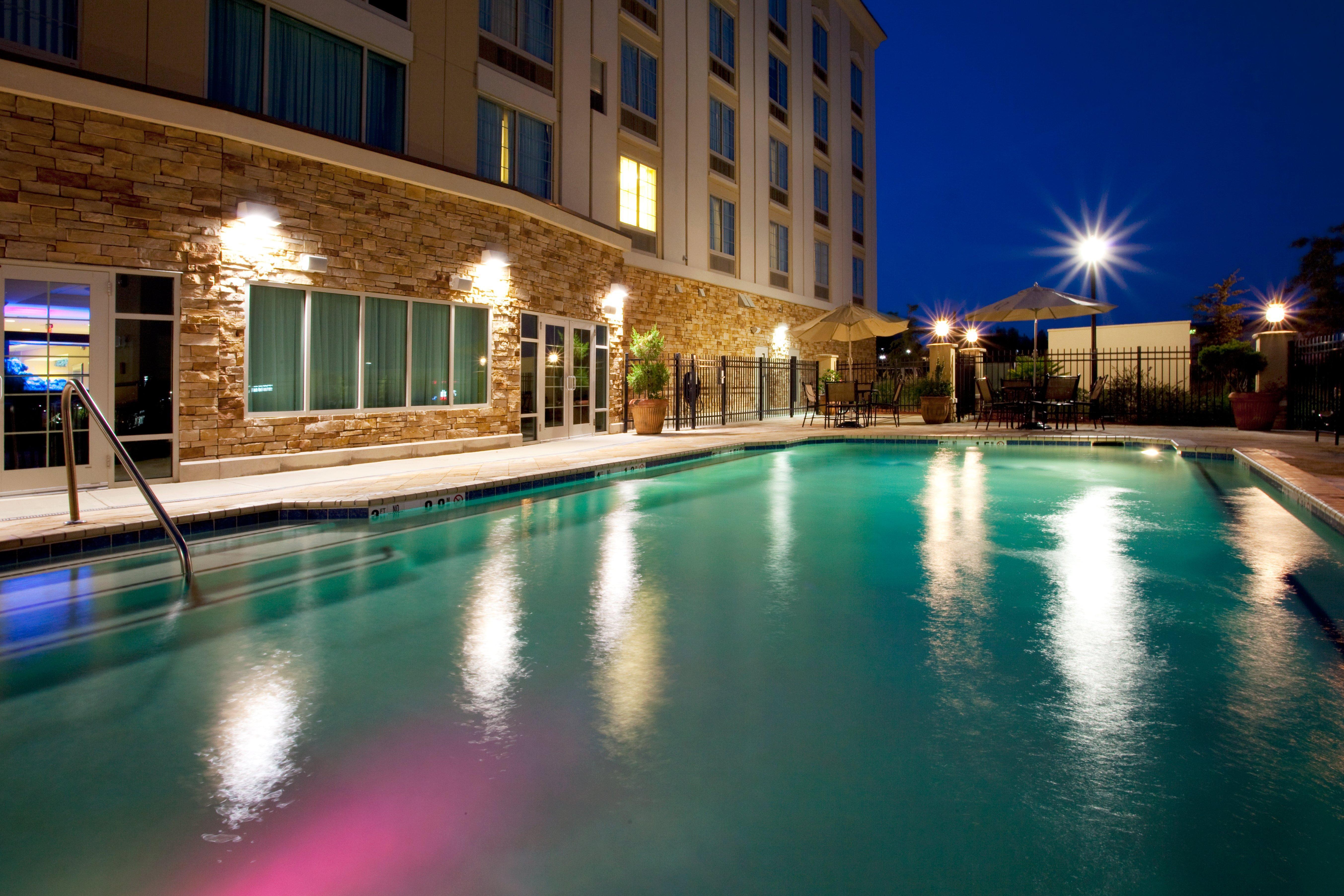Holiday Inn Express & Suites Columbus At Northlake By Ihg Eksteriør bilde