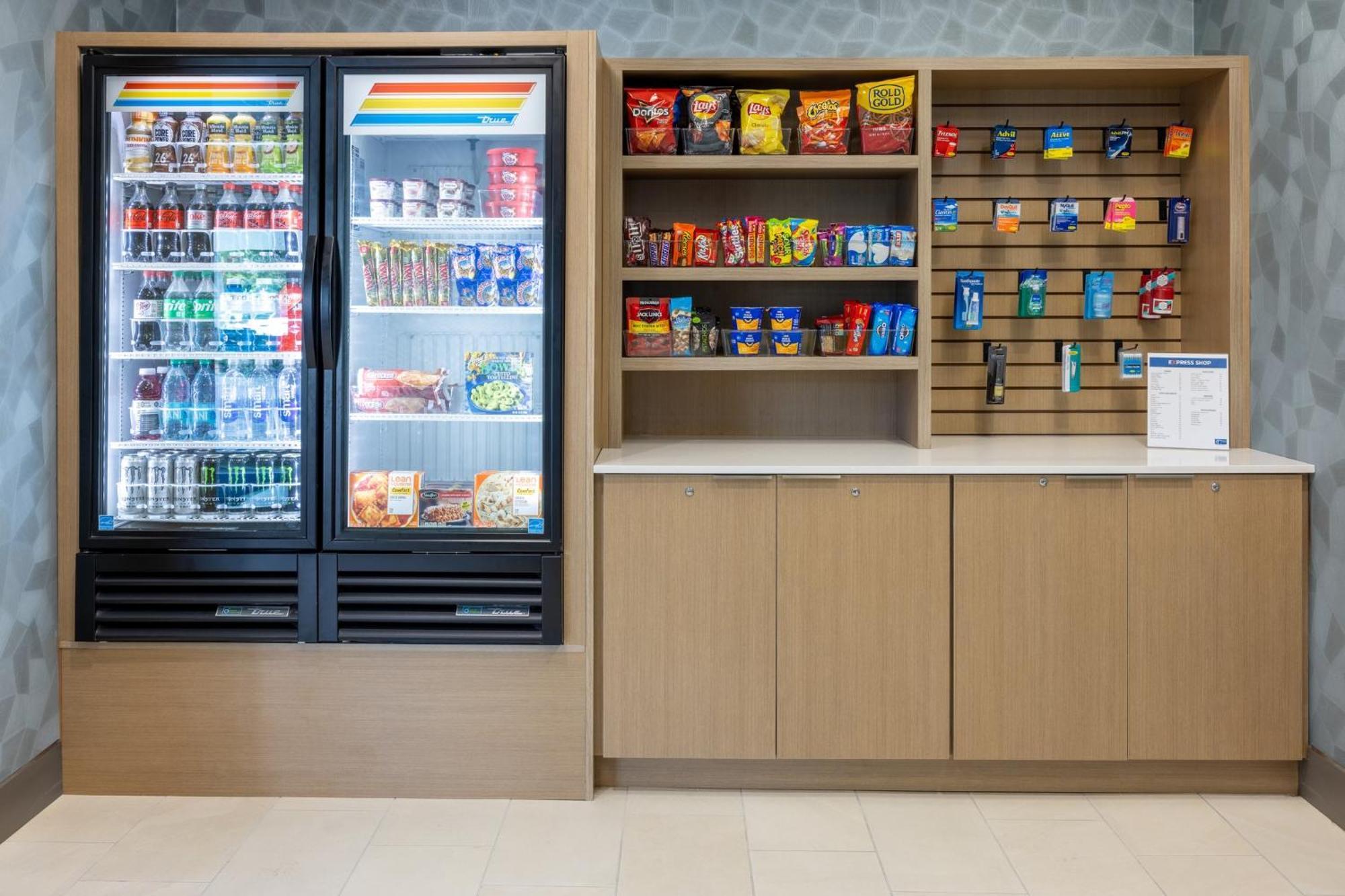 Holiday Inn Express & Suites Columbus At Northlake By Ihg Eksteriør bilde